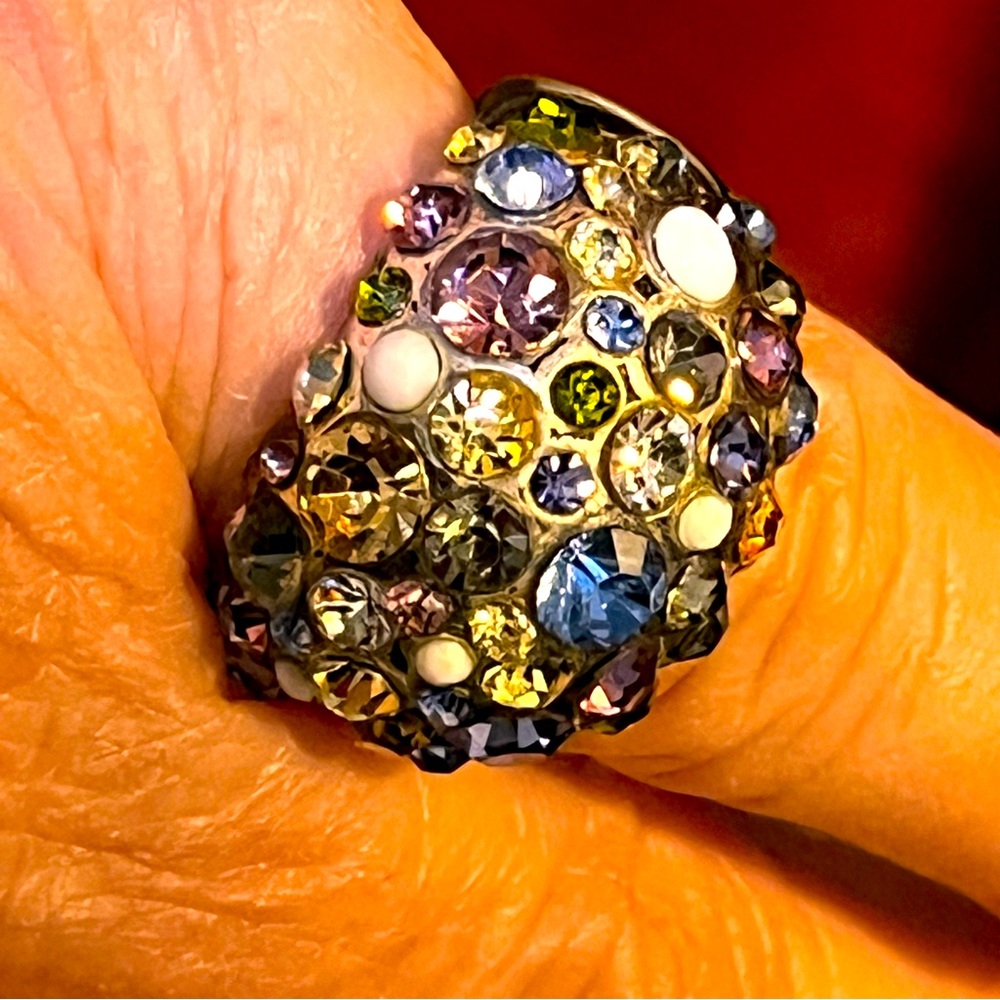 Multi color rhinestone ring